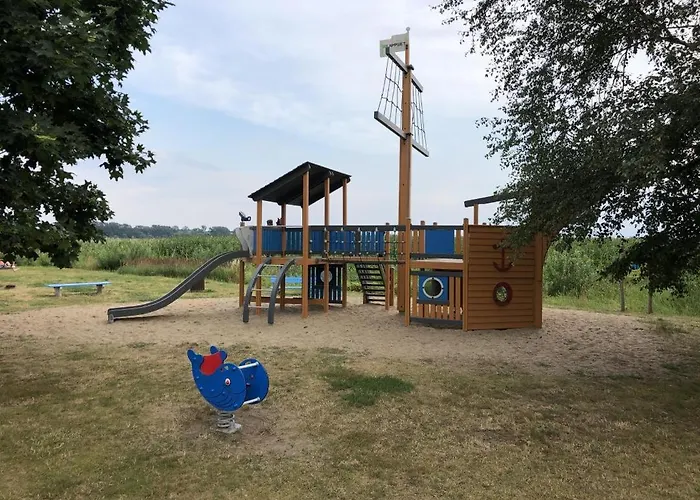 펜션 Neu! Am Kummerower *